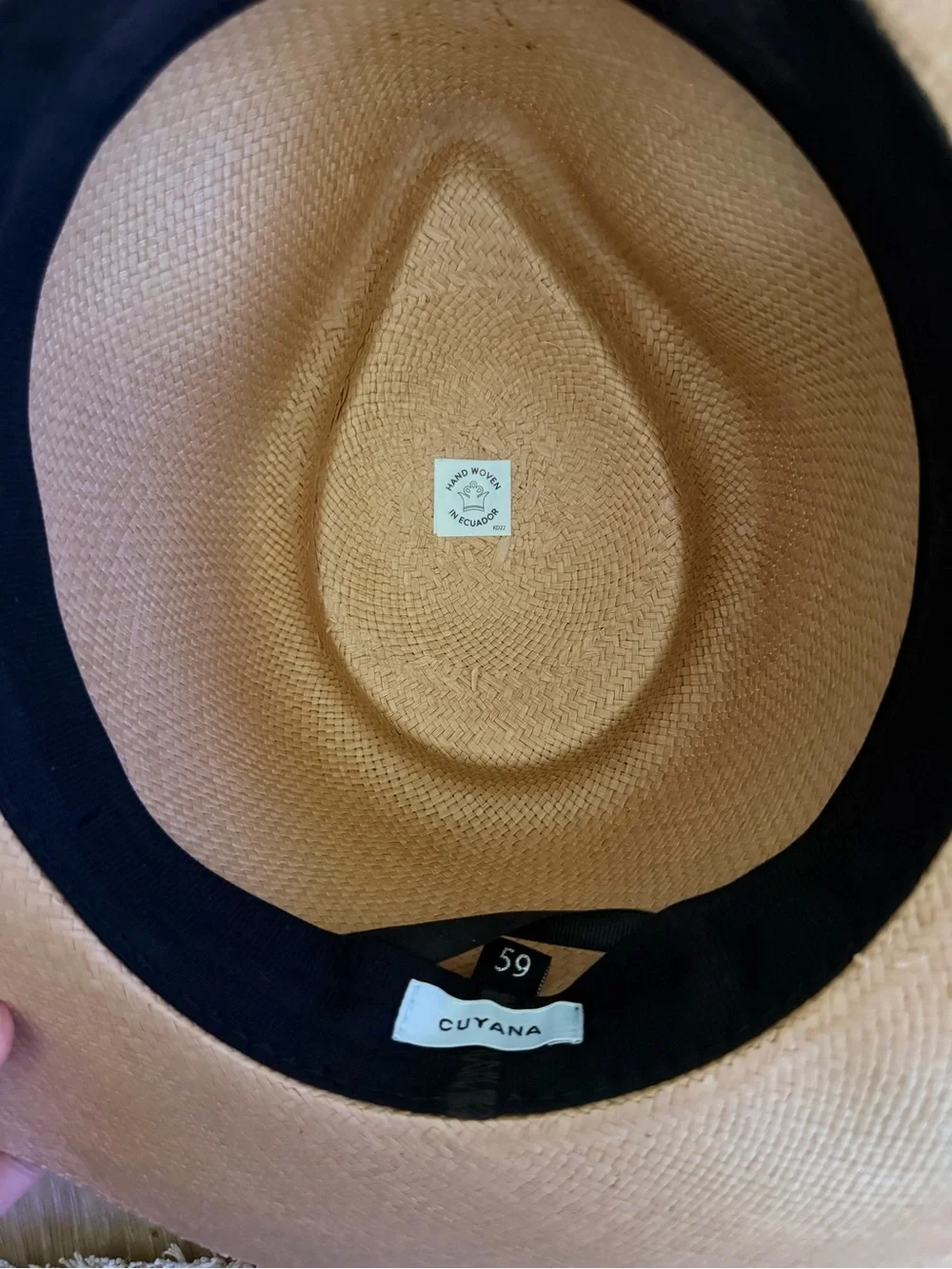 Cuyana size 59